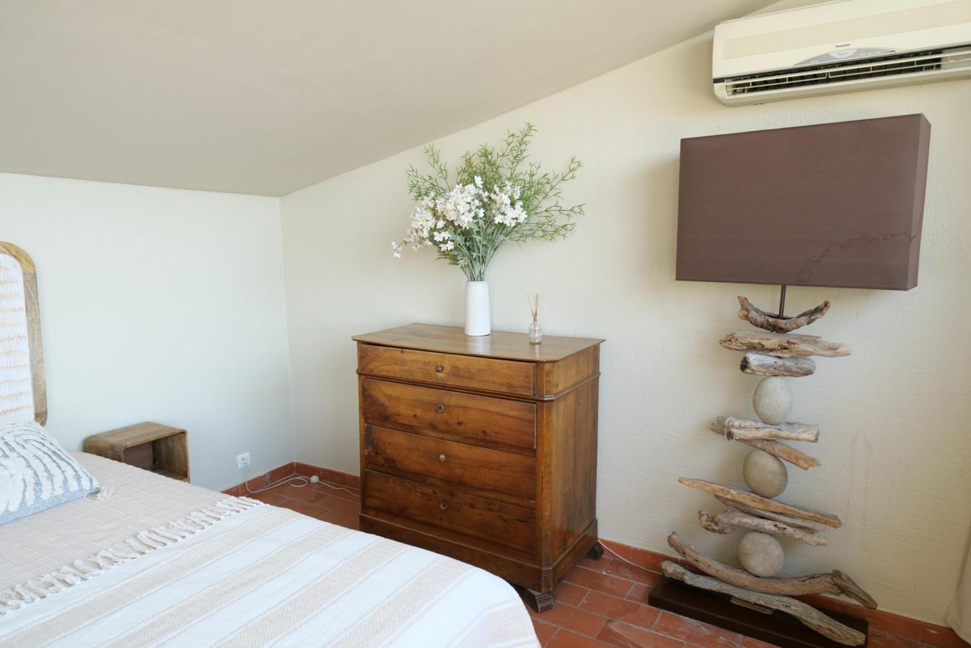 Chambres Du Vieux Bistrot Cabrieres-d'Avignon Ngoại thất bức ảnh