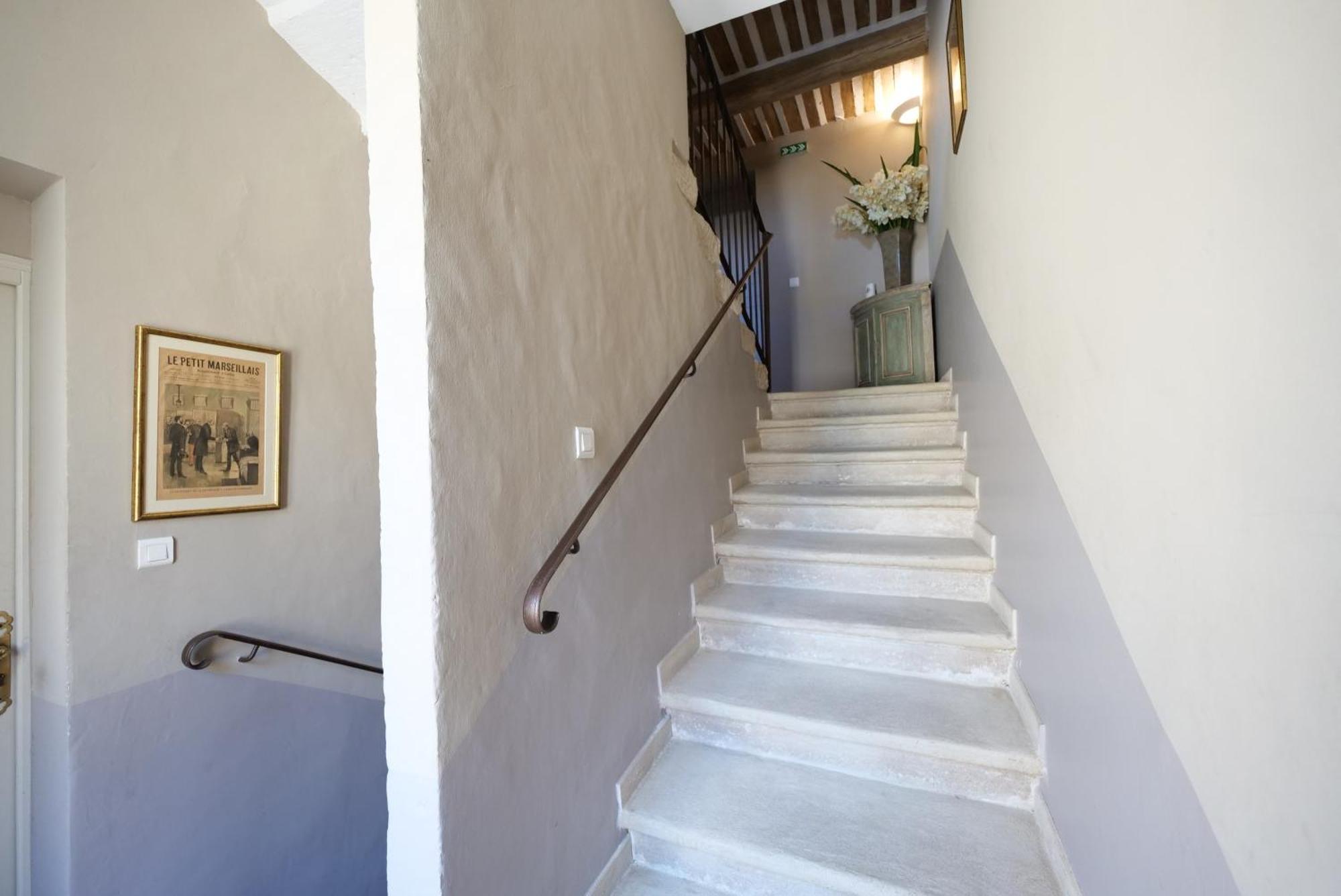 Chambres Du Vieux Bistrot Cabrieres-d'Avignon Ngoại thất bức ảnh