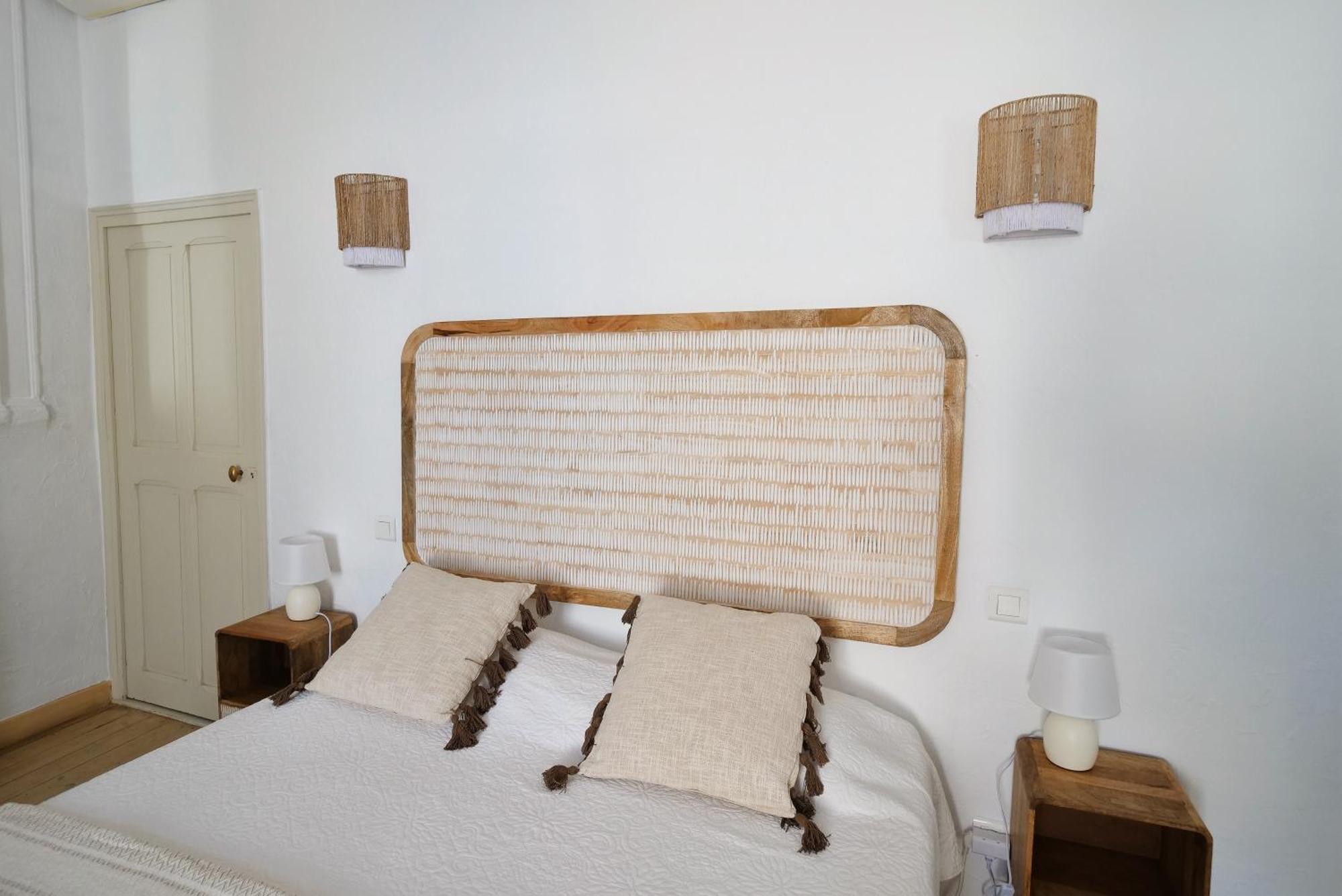 Chambres Du Vieux Bistrot Cabrieres-d'Avignon Ngoại thất bức ảnh