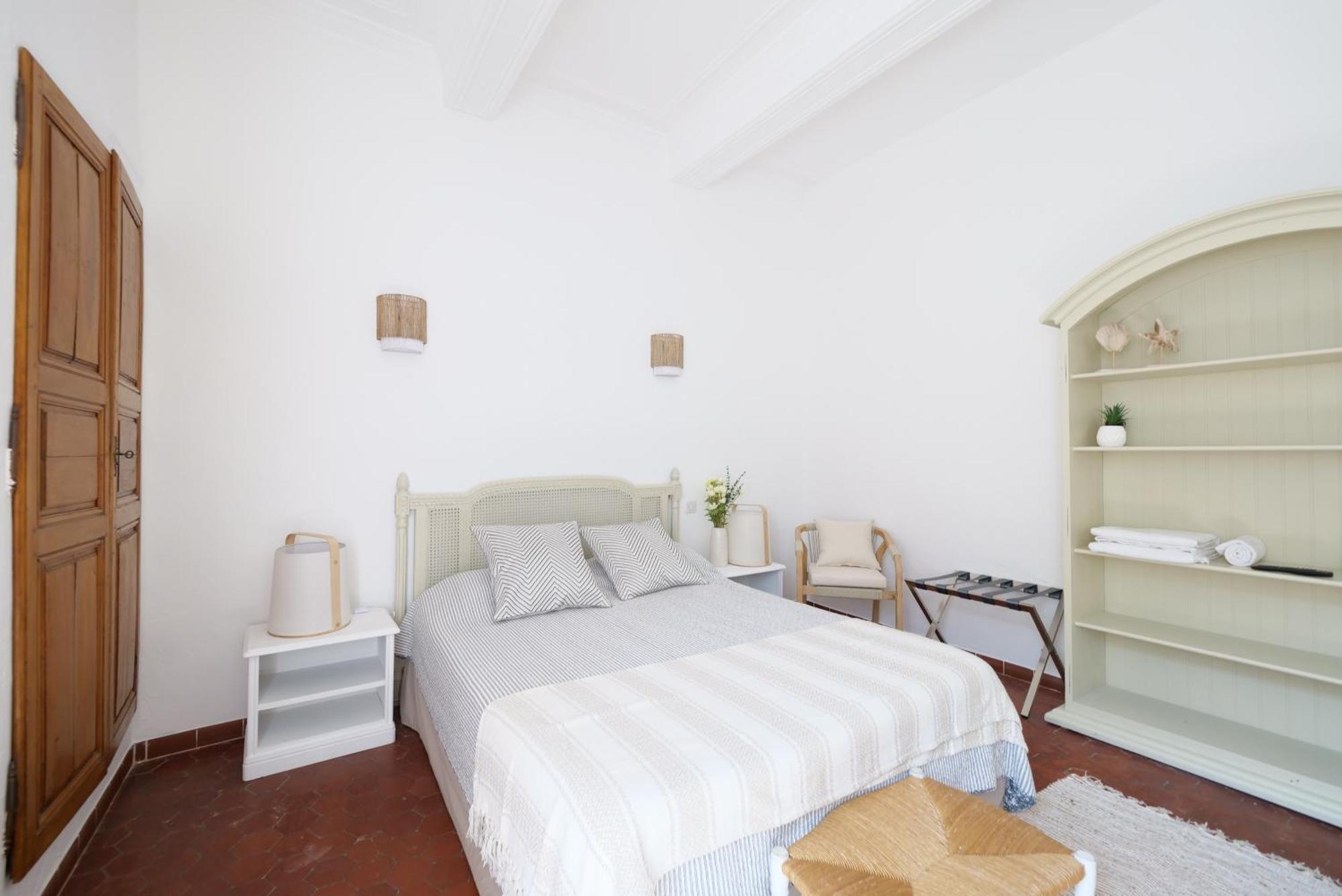 Chambres Du Vieux Bistrot Cabrieres-d'Avignon Ngoại thất bức ảnh