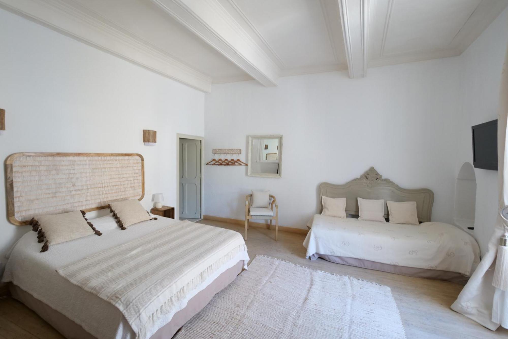Chambres Du Vieux Bistrot Cabrieres-d'Avignon Ngoại thất bức ảnh