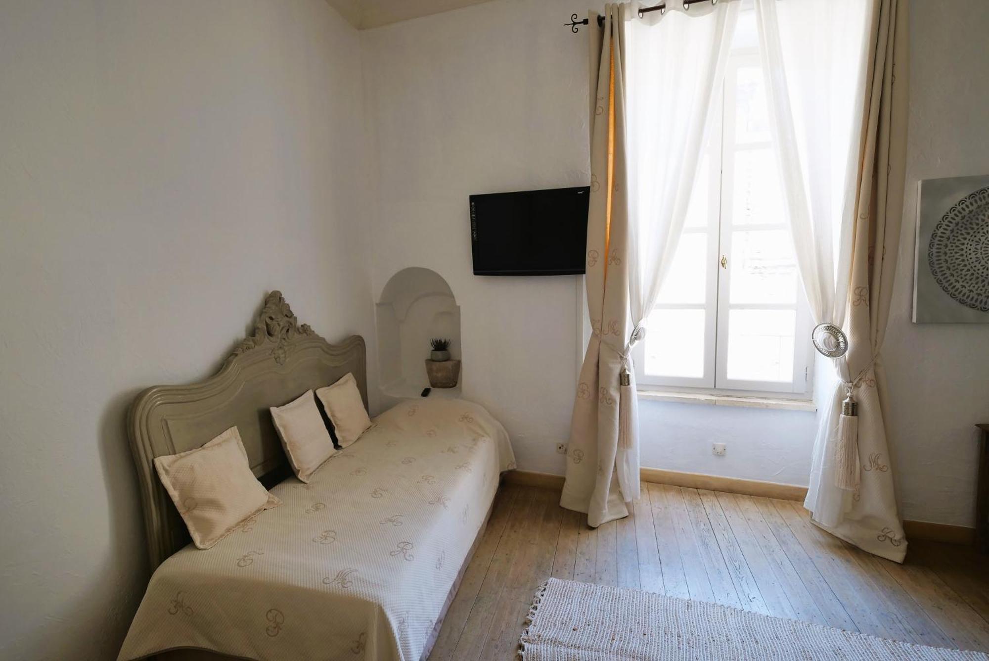 Chambres Du Vieux Bistrot Cabrieres-d'Avignon Ngoại thất bức ảnh
