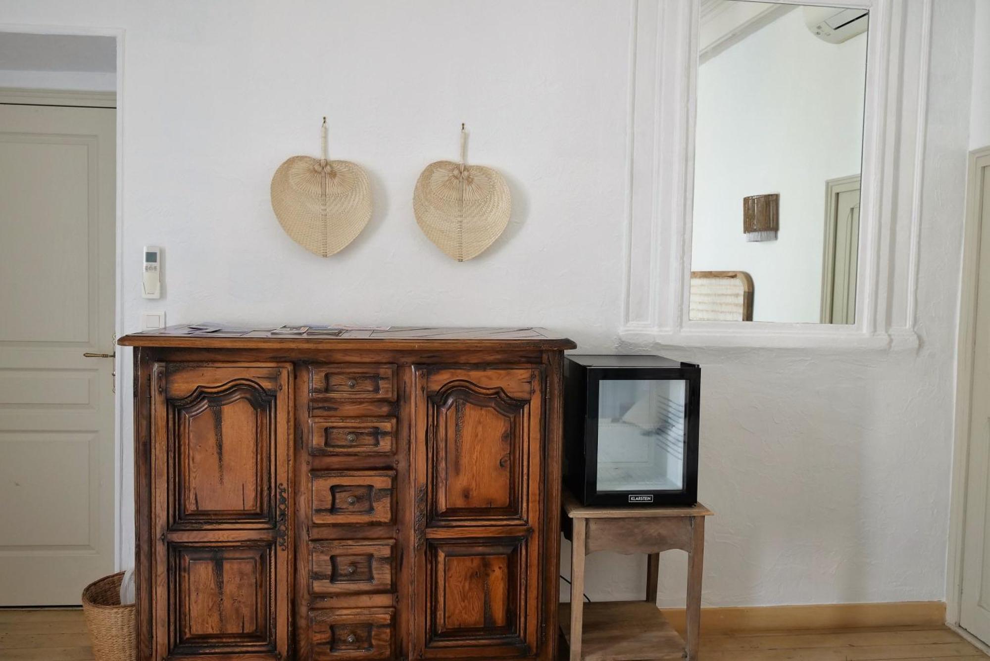 Chambres Du Vieux Bistrot Cabrieres-d'Avignon Ngoại thất bức ảnh