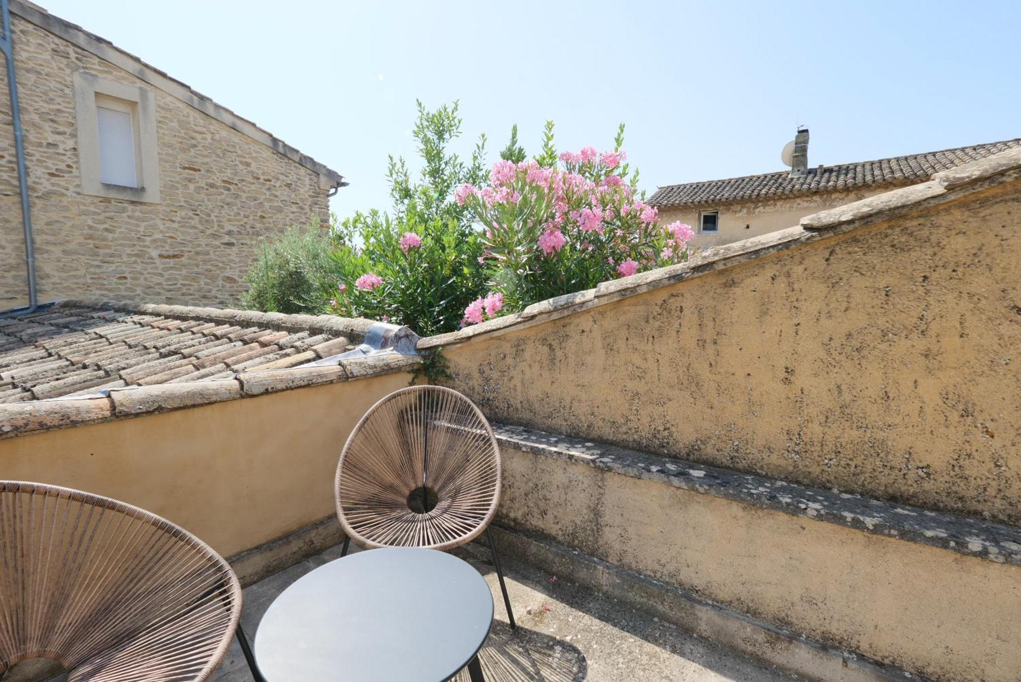 Chambres Du Vieux Bistrot Cabrieres-d'Avignon Ngoại thất bức ảnh